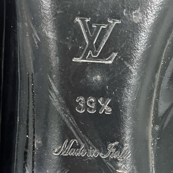Louis Vuitton Black Patent Leather Lock It Round Toe Pumps - Picture 10 of 12